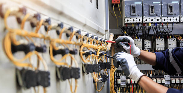 Professional Electrician technician working in Lynnwood, WA
